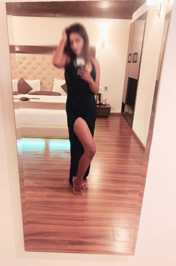 Padosan escorts Delhi